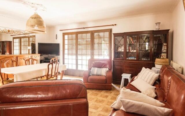 Charming Holiday House Near The Beach