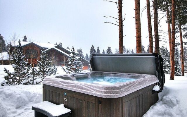 Cloud  4 Bedroom Home by RedAwning