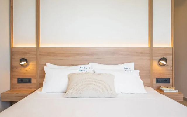 Palm Tree Beach Suites