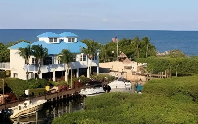 Ocean Pointe Suites at Key Largo