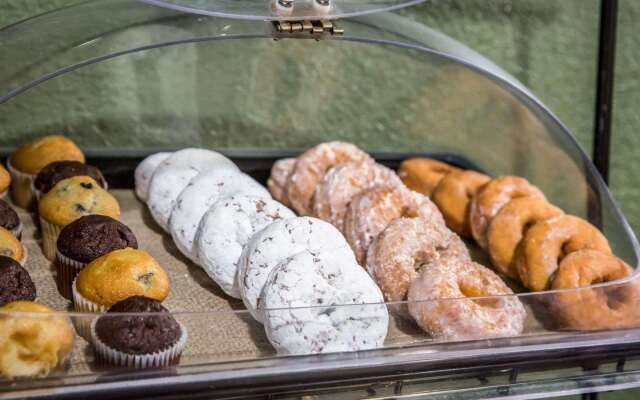 Rodeway Inn & Suites Plymouth Hwy 64