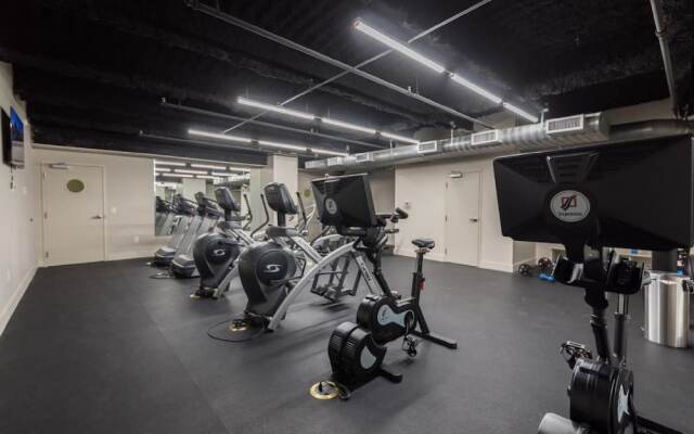 Spacious 4BR Condo Near French Quarter
