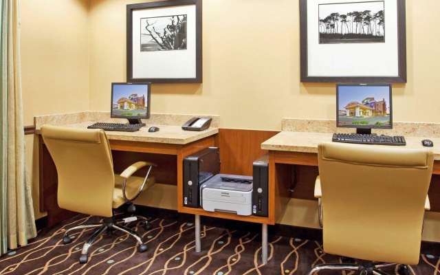 Holiday Inn Express & Suites Salinas by IHG