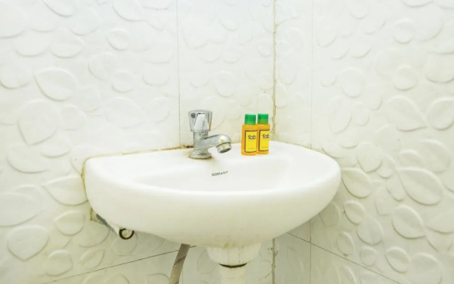 FabHotel Nest