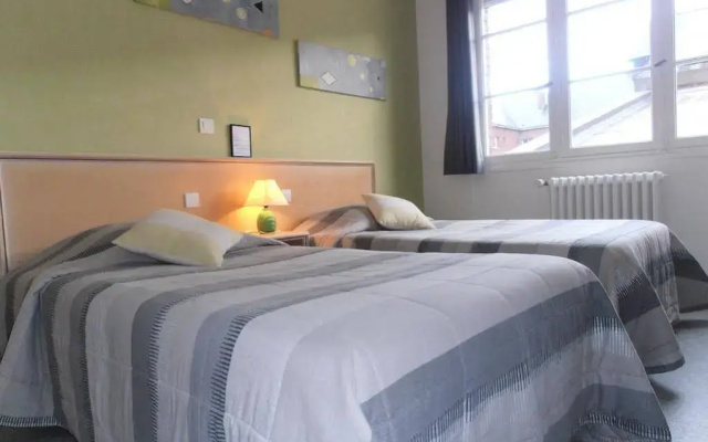 Le Crystal Hotel
