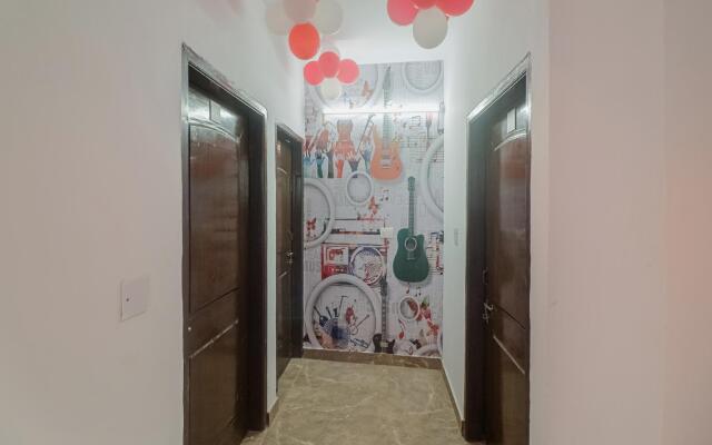OYO Flagship 82749 Hotel Royal Rooms