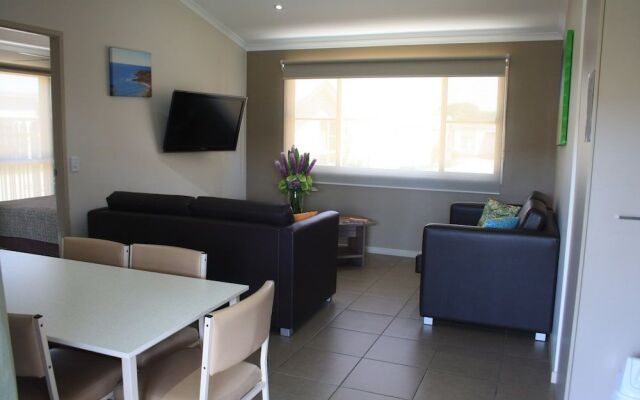 The Bowlo Holiday Cabins