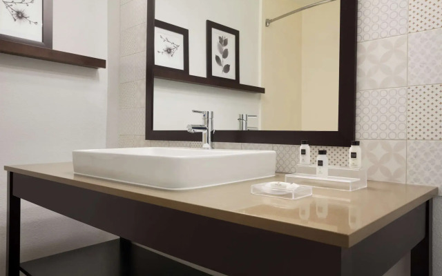 Country Inn & Suites by Radisson, DFW Airport South, TX