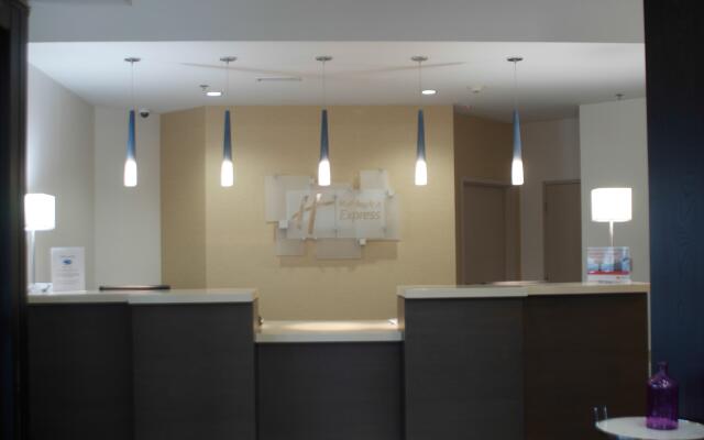 Holiday Inn Express Hickory-Hickory Mart by IHG