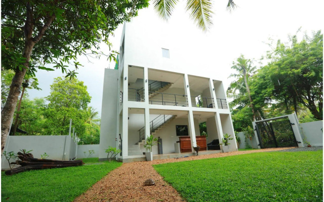 Chariot Lodge