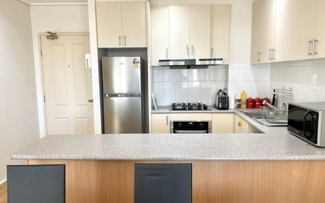 Readyset Apartments at Dockside