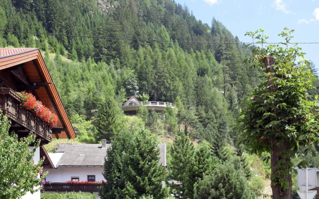Spacious Apartment near Ski Area in Längenfeld