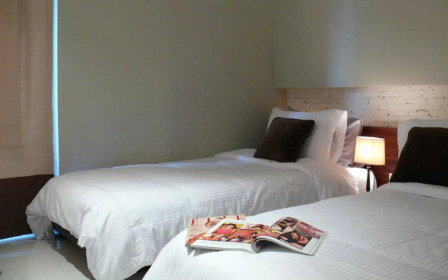 S2 Hotel