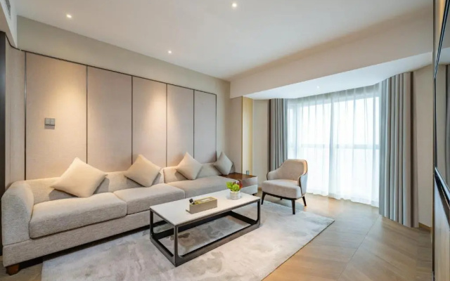 Holiday Inn Shanghai Huaxia by IHG