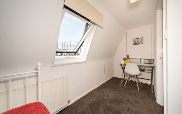 London Victoria Park 2 Bed Apt