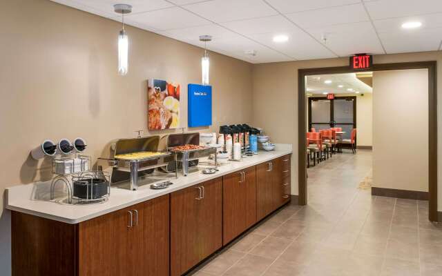 Comfort Inn & Suites At Copeland Tower