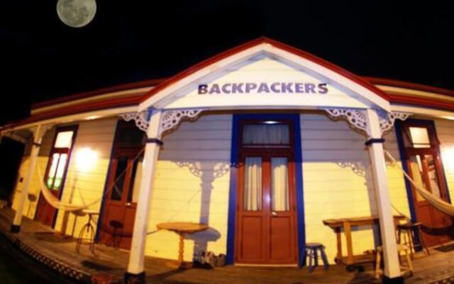 Stables Lodge Backpackers