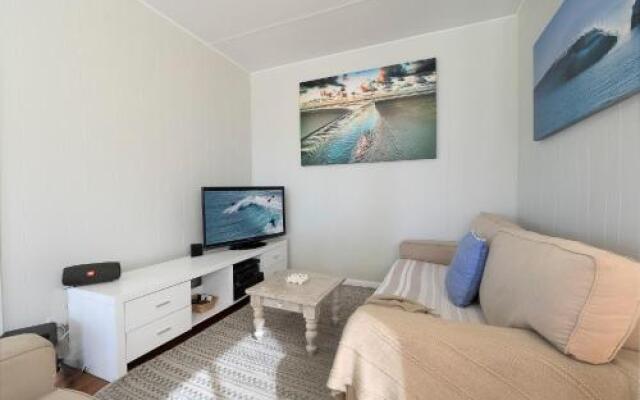 Tallowood beachfront cottage