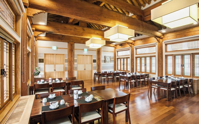 Gyeongwonjae By Walkerhill