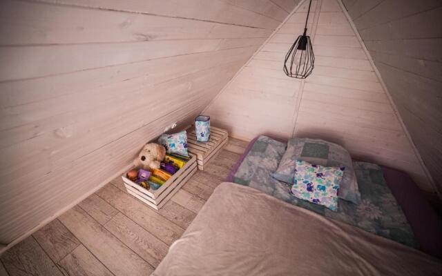 Lawendowo- sauna jacuzzi domki w ogrodzie i apartamenty w kamienicy