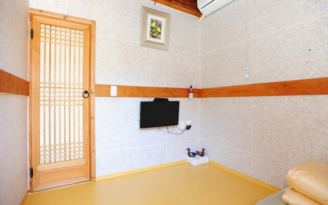 Happiness Full Guesthouse