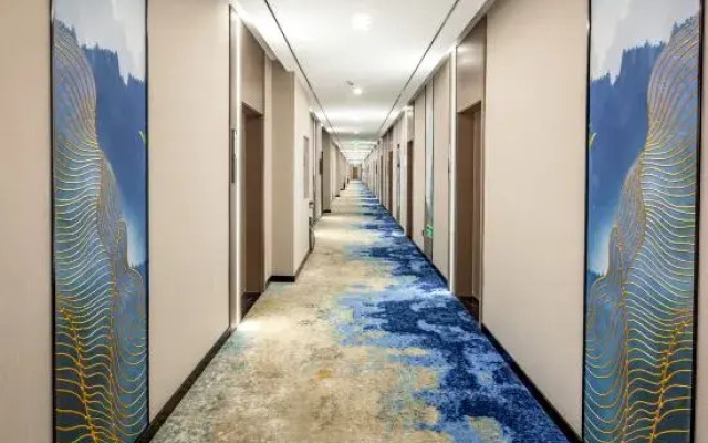 Yifeng Hotel