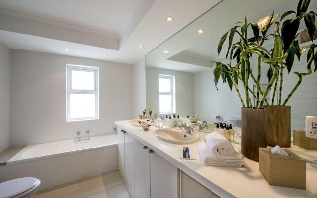 Blue Views Penthouse Beachfront Apartments