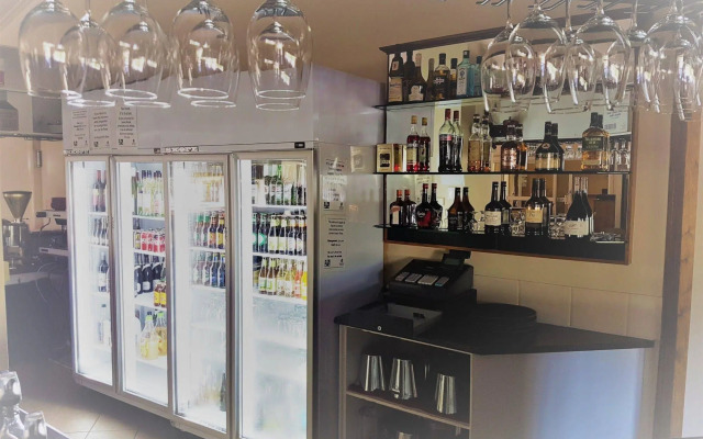 Emerald Explorers Inn