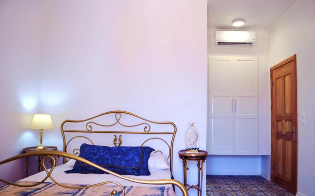 Belvedere private luxury beach villa