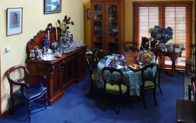 Roseneath Villa B&B