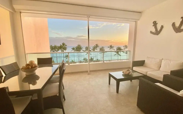 Marbella Towers gorgeous 3BR Apt , Beachfront