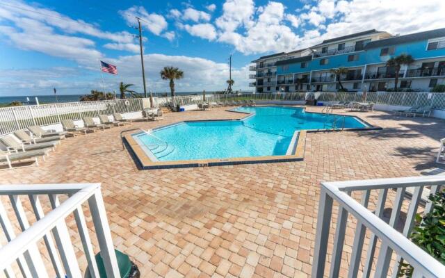 Lovely 2 Bedroom Beachfront Condo