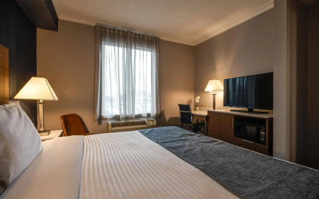 Monte Carlo Inn Toronto West Suites
