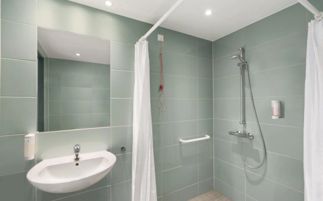 Super 8 by Wyndham Oberhausen am Centro