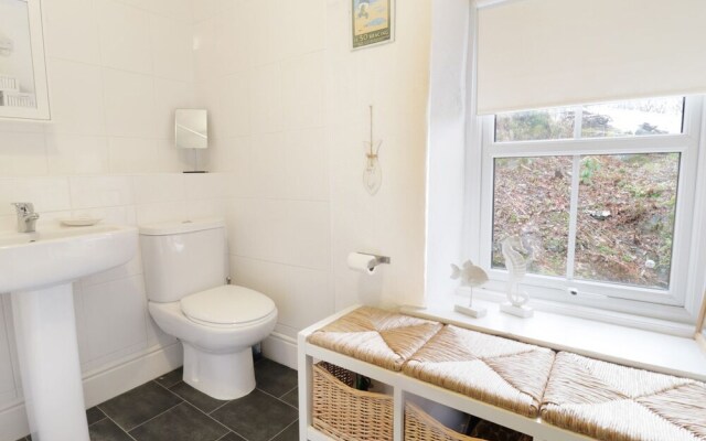 6 Gellilydan Terrace