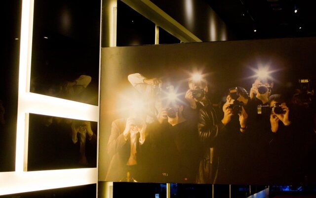 Dash Living On Hollywood