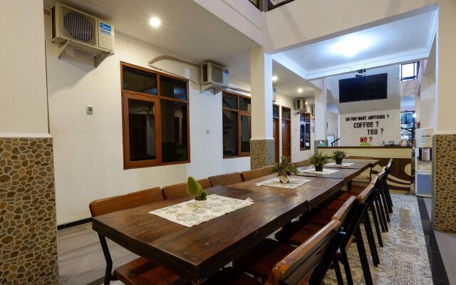 RedDoorz near Universitas Diponegoro 2