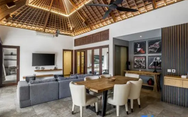 Villa Iris by BaliSuperHost