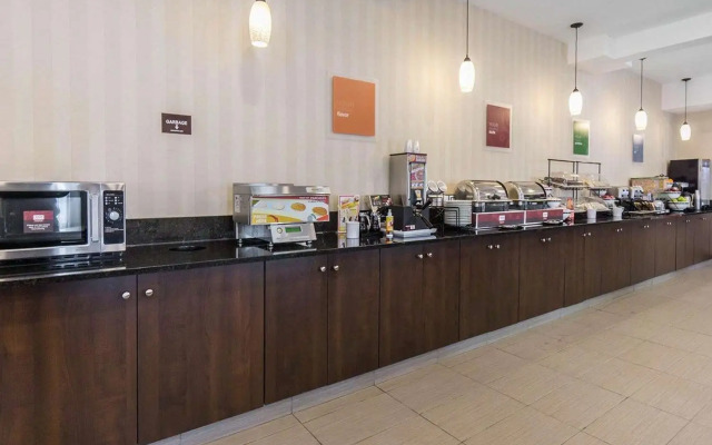 Comfort Inn & Suites