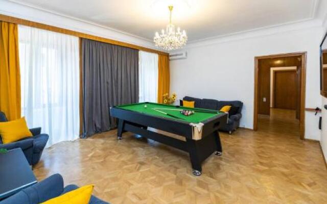 Wehost City Center Billiard Apartment