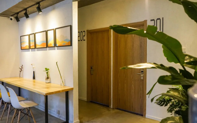 See you Hostel Lama Temple&Tian'anmen& Forbidden City ,One stop on the special line to the airport