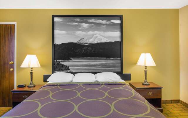 Super 8 by Wyndham Corning