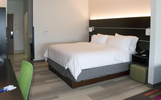 Holiday Inn Express and Suites West Memphis by IHG