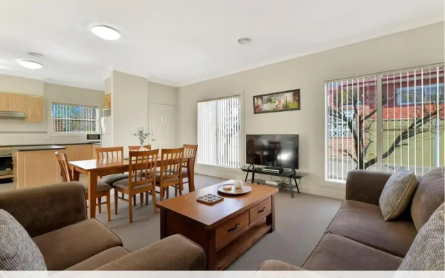 Spacious 2 Bed, 2 Bath Villa, CBD Location