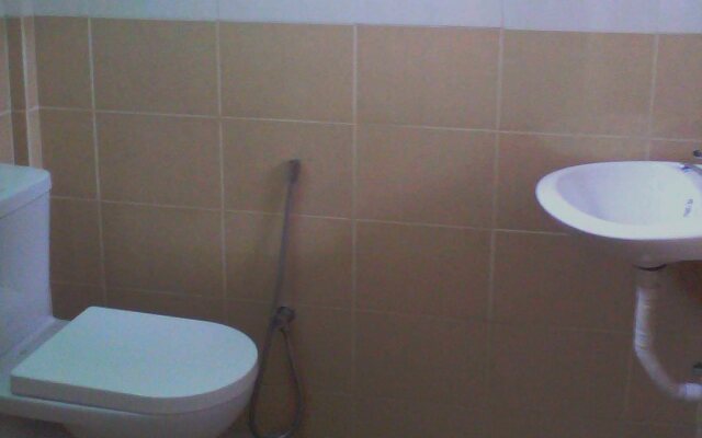 Penarak Bamboo Beach Motel