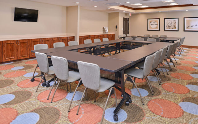 Staybridge Suites Rochester - Commerce Dr NW by IHG
