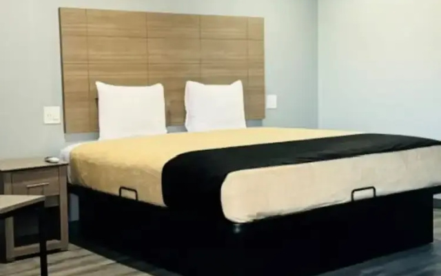 Express Inn & Suites