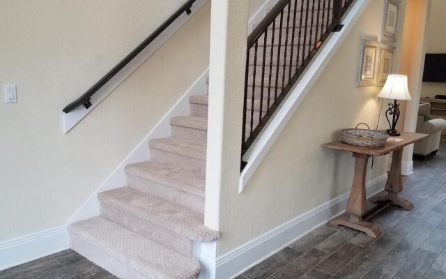 High Tide 7 Bedroom Apartment by BnD