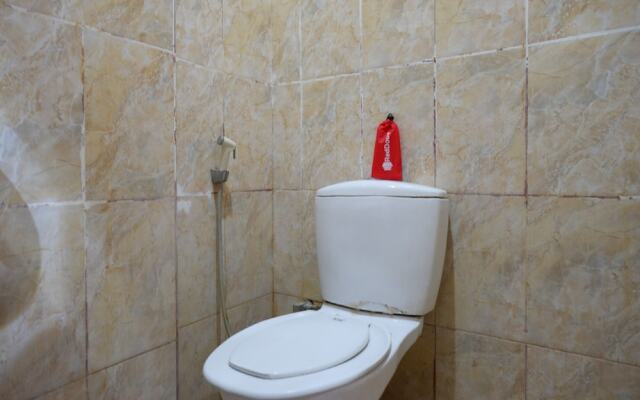 RedDoorz near Kamali Beach Bau Bau