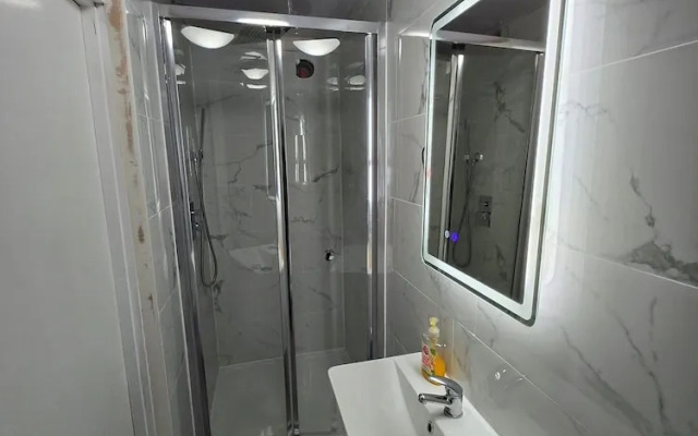 SnoozeDen Chalvey – Free Parking, Near M4 J6
